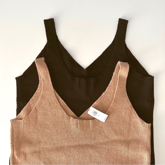 Old Navy V-Neck Rib-Knit Sweater Tank Top (3 available) - Picture 5 of 9